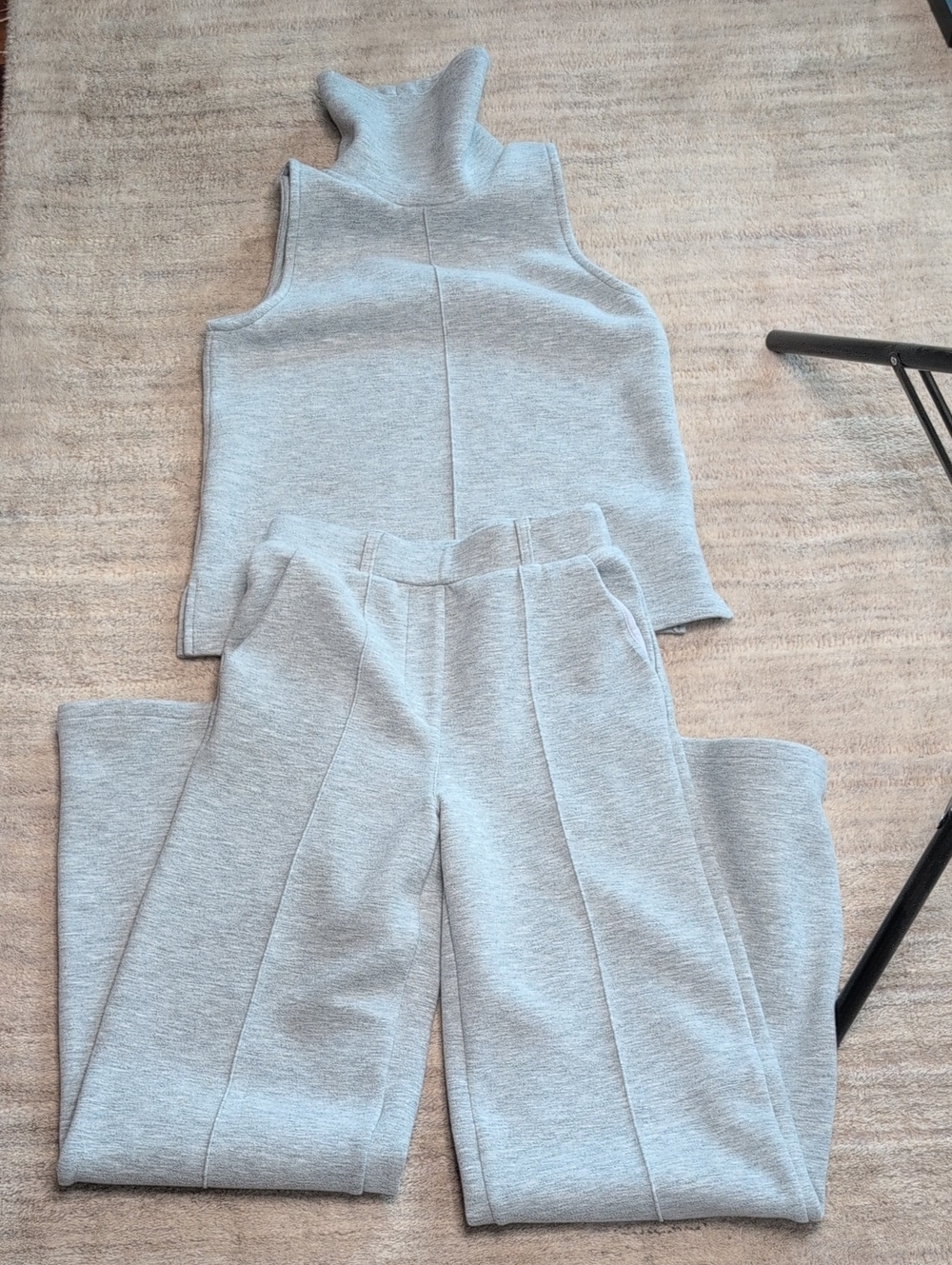 OGL Light Gray Knit Wide-Leg Pants with Sleeveless Mock Neck Top XS